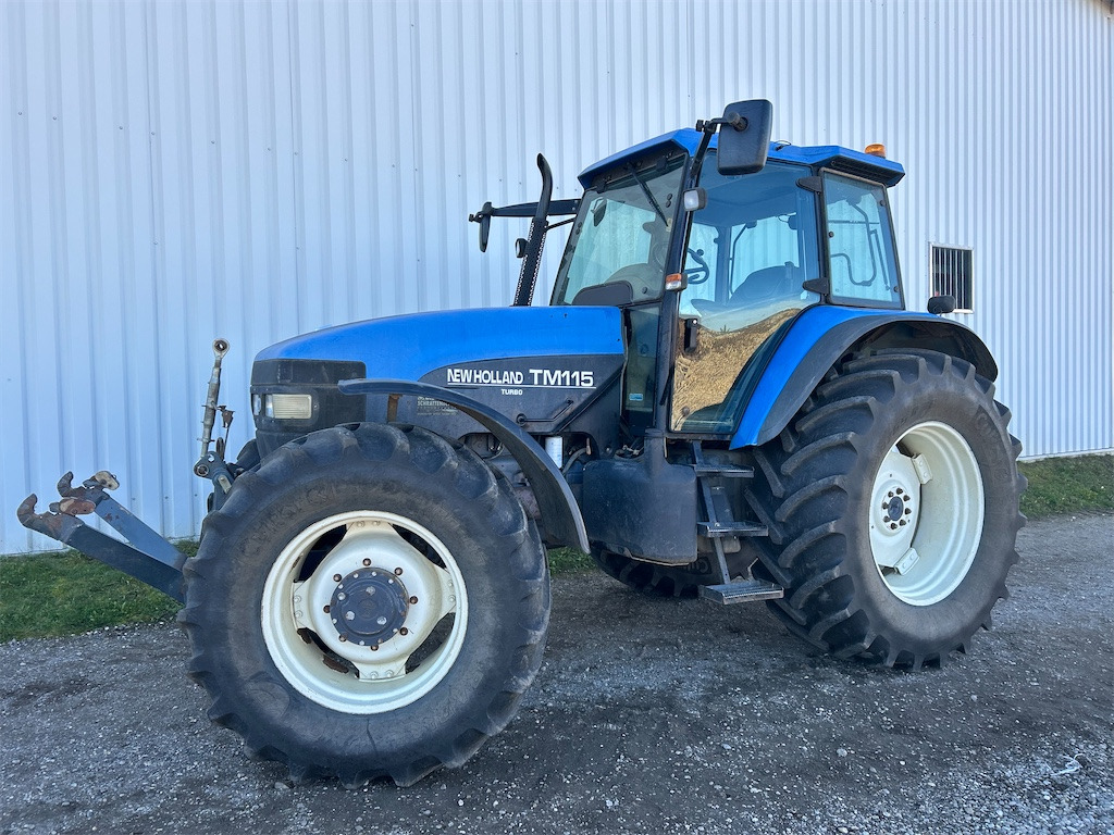 New Holland TM115 (2001) - Farm tractor: picture 1 New Holland TM115 (2001) - Farm tractor: picture 1