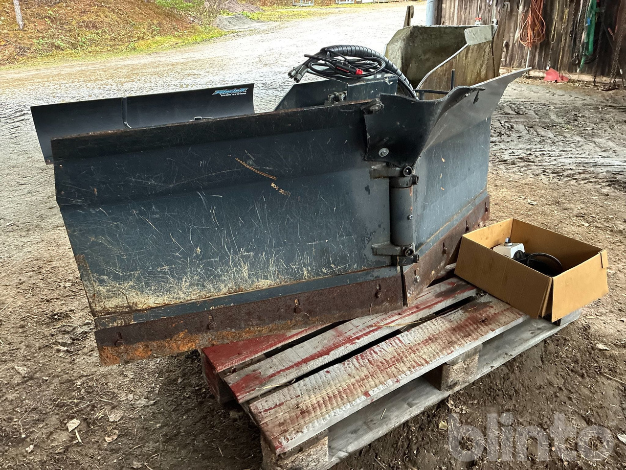 Norcar/Avant - Snow plough: picture 1 Norcar/Avant - Snow plough: picture 1