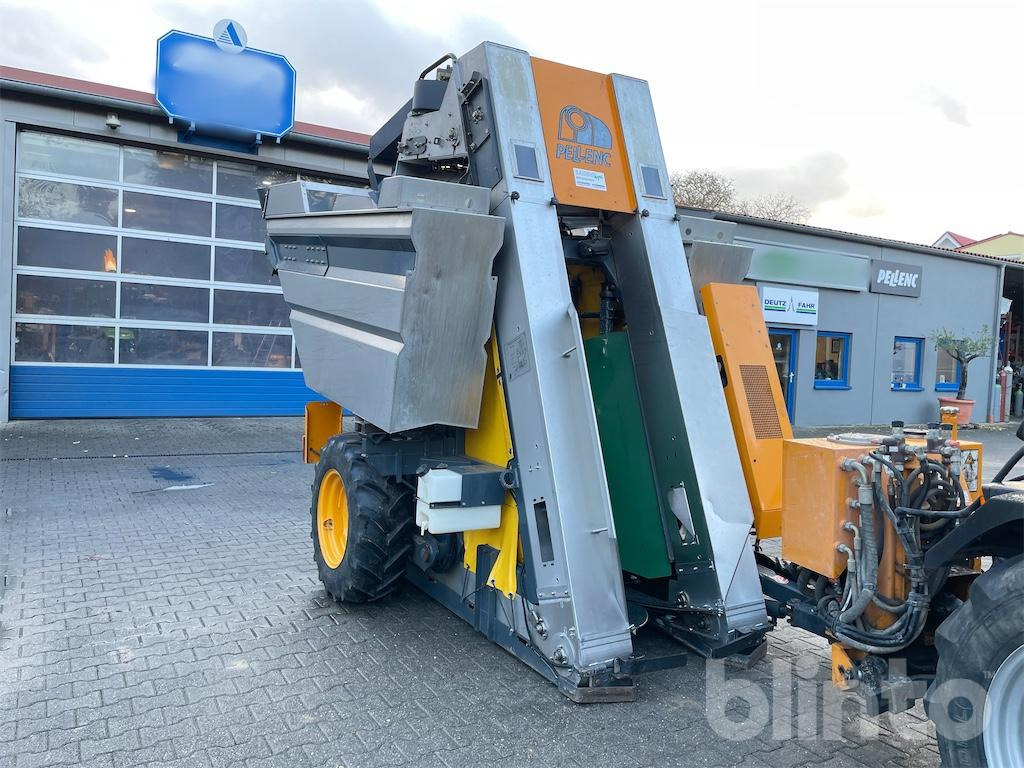 Pellenc 3050 AL (2005) - Grape harvesting machine: picture 2 Pellenc 3050 AL (2005) - Grape harvesting machine: picture 2