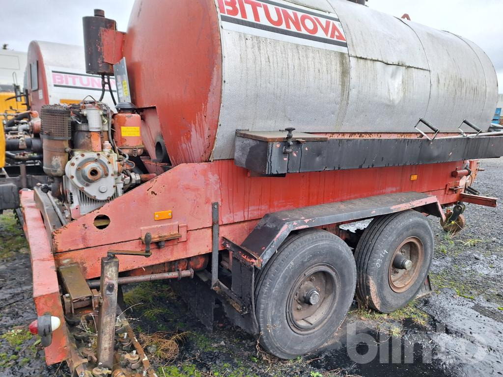 Strassmayer TS 5000 (1993) - Asphalt distributor: picture 3 Strassmayer TS 5000 (1993) - Asphalt distributor: picture 3