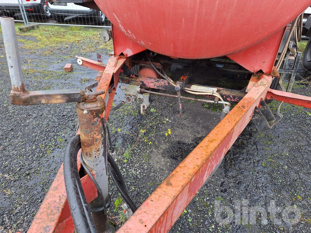 Strassmayer TS 5000 (1993) - Asphalt distributor: picture 4 Strassmayer TS 5000 (1993) - Asphalt distributor: picture 4