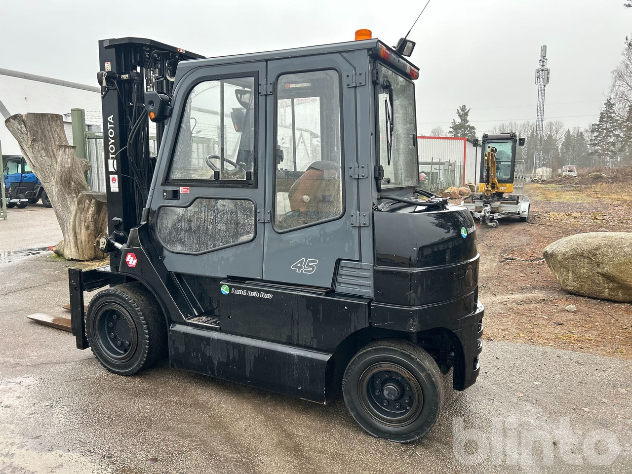 Toyota - Electric forklift: picture 5 Toyota - Electric forklift: picture 5