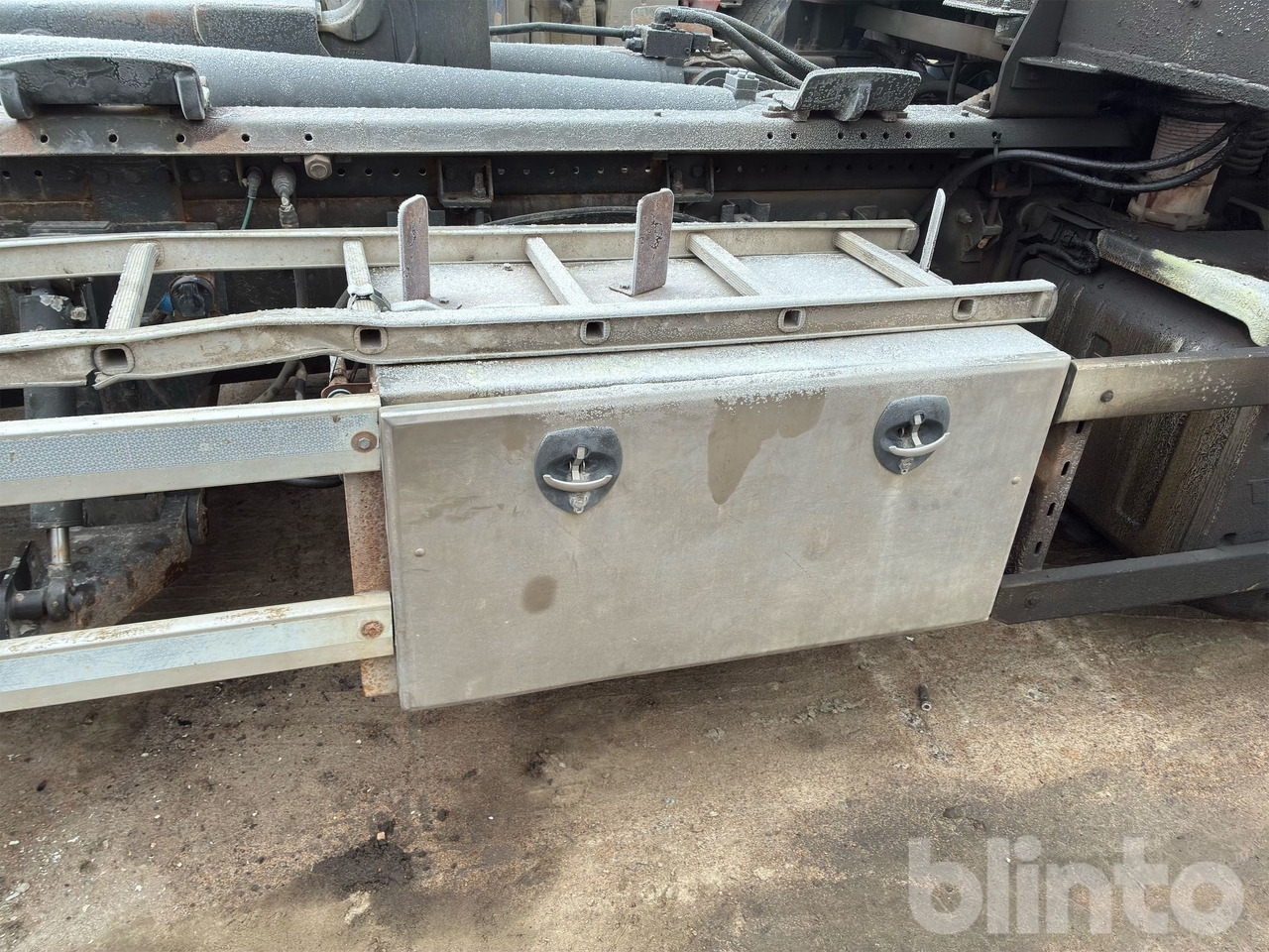 Hook lift truck VOLVO FH 420 6*2: picture 16 Hook lift truck VOLVO FH 420 6*2: picture 16