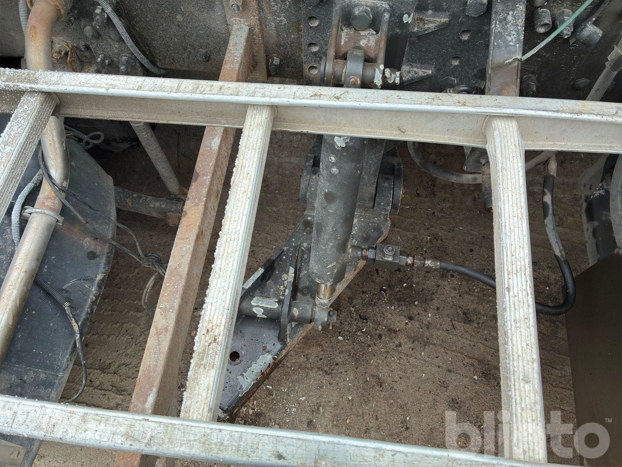 Hook lift truck VOLVO FH 420 6*2: picture 17 Hook lift truck VOLVO FH 420 6*2: picture 17