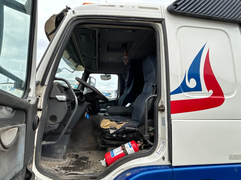 Hook lift truck VOLVO FM 400 6X2: picture 11