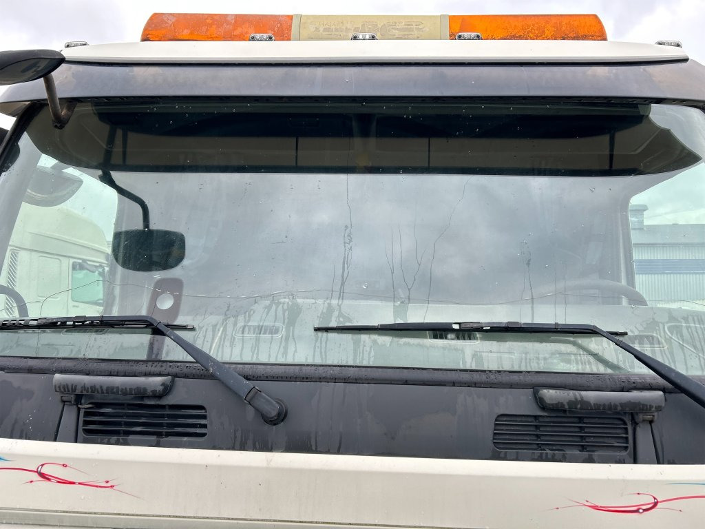 Hook lift truck VOLVO FM 400 6X2: picture 39