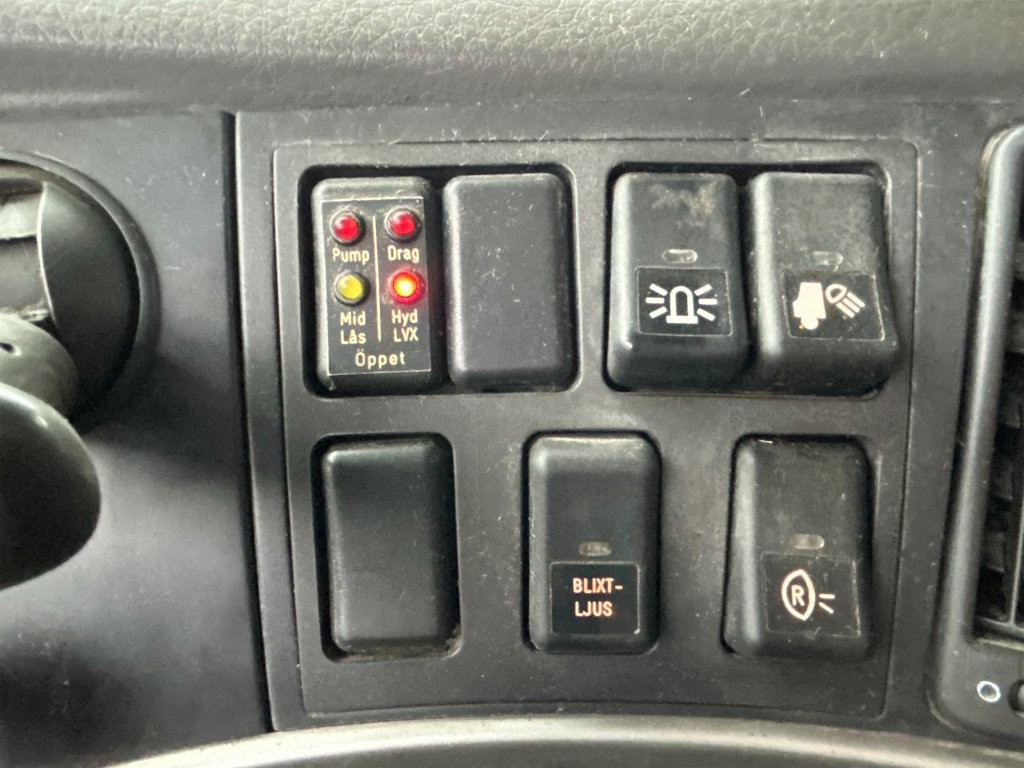 Hook lift truck VOLVO FM 400 6X2: picture 28