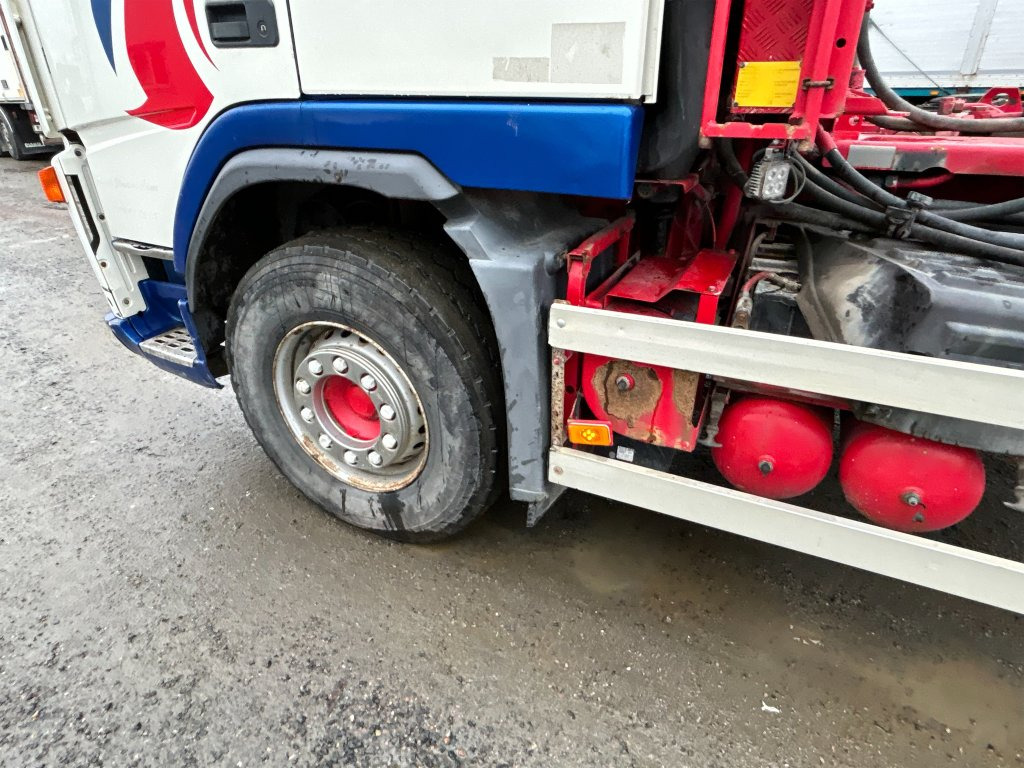 Hook lift truck VOLVO FM 400 6X2: picture 10