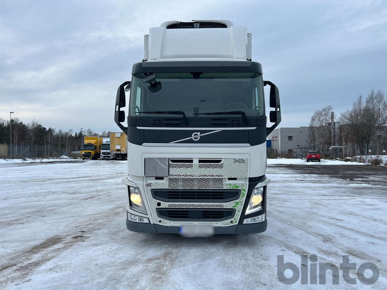 VOLVO - Refrigerator truck: picture 2 VOLVO - Refrigerator truck: picture 2