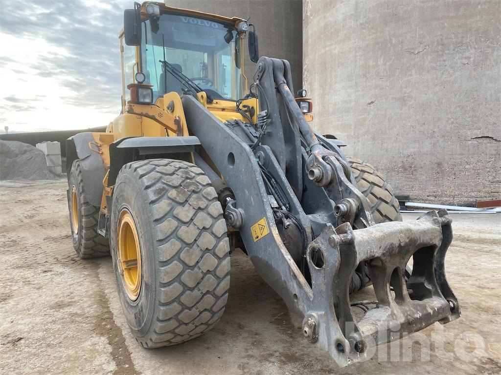 Volvo L120E - Wheel loader: picture 3 Volvo L120E - Wheel loader: picture 3