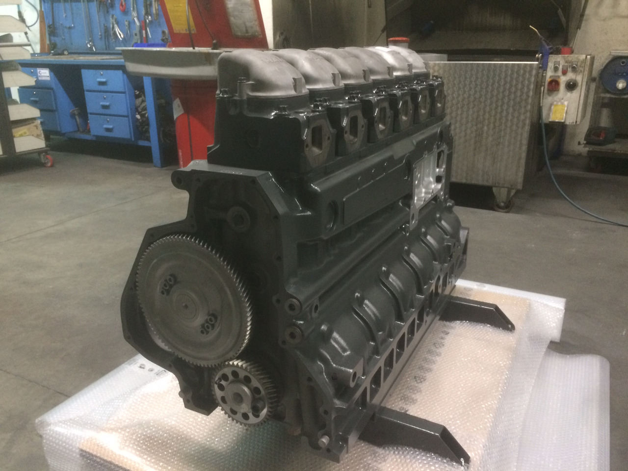 MOTORE MAN D2876LE201 / D2876LE202 / D2876LE203 - stazionario / industriale - Engine: picture 2 MOTORE MAN D2876LE201 / D2876LE202 / D2876LE203 - stazionario / industriale - Engine: picture 2