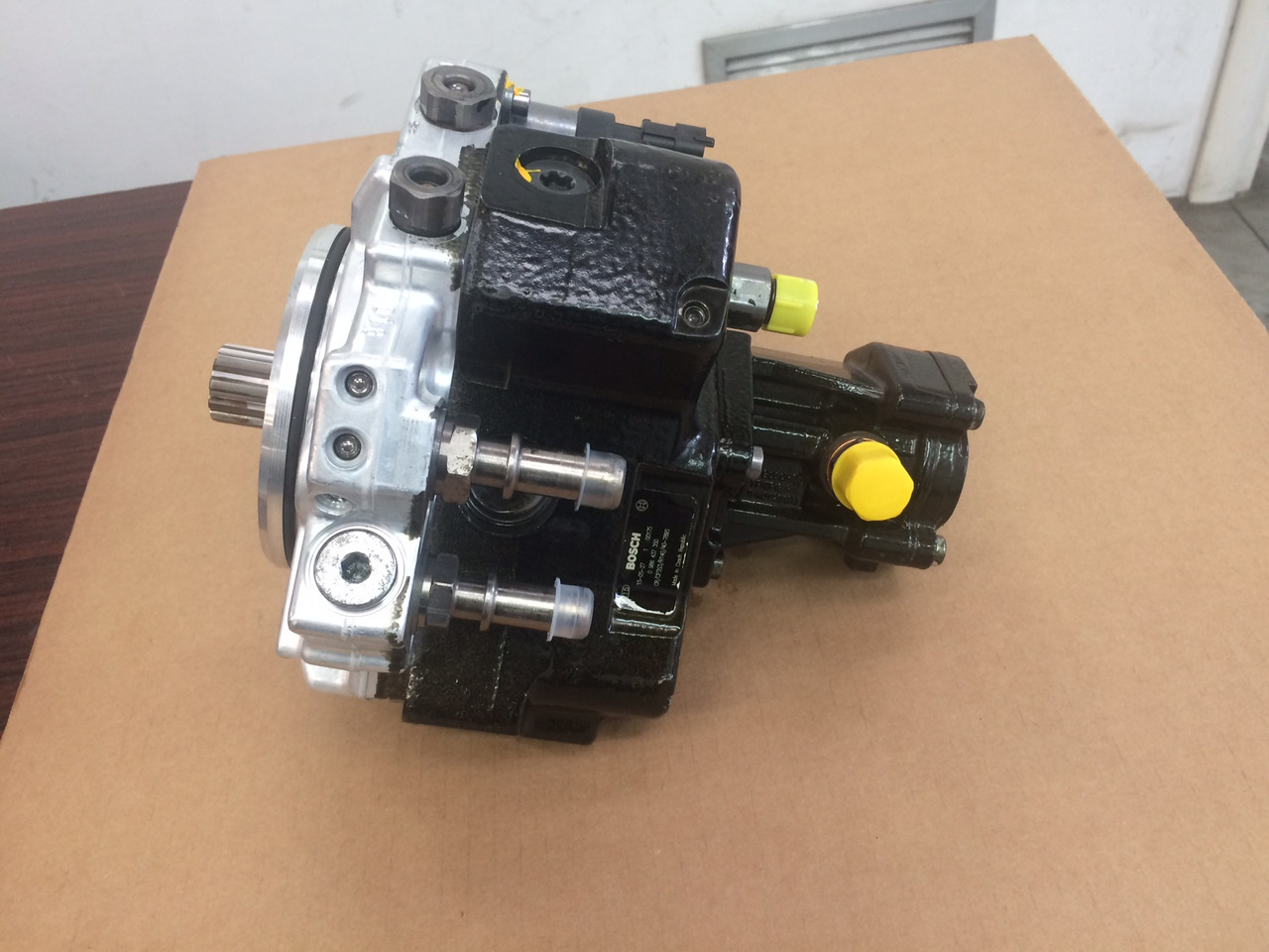 POMPA CARBURANTE ALTA PRESSIONE CP3.4+ / MOTORI MAN D2066 - D2676 - Fuel pump for Truck: picture 4 POMPA CARBURANTE ALTA PRESSIONE CP3.4+ / MOTORI MAN D2066 - D2676 - Fuel pump for Truck: picture 4