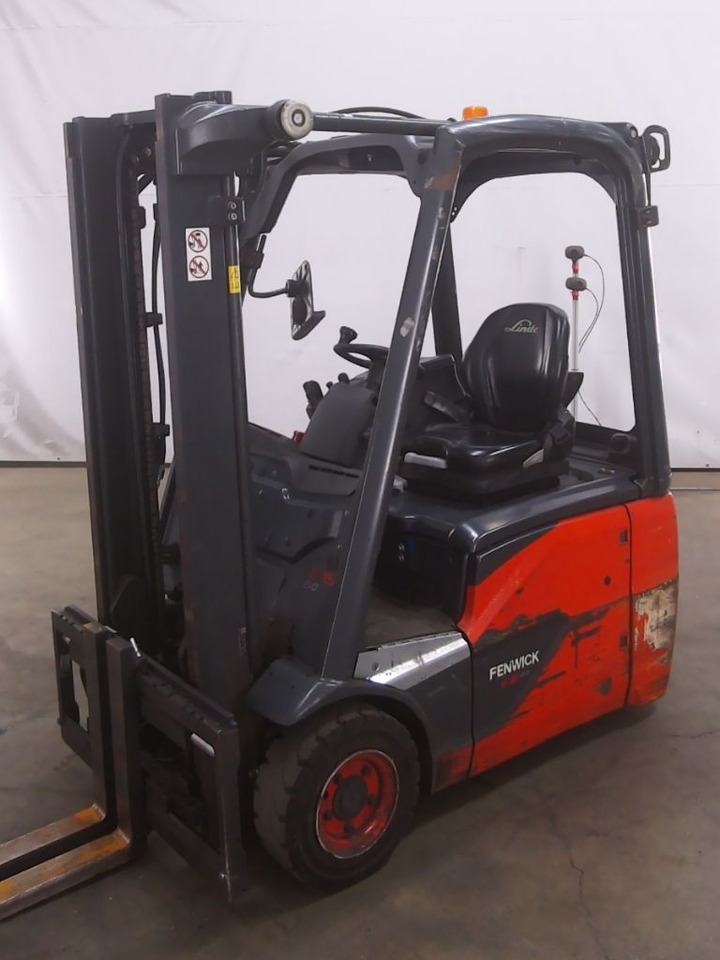 Electric forklift Linde E16C-02: picture 1
