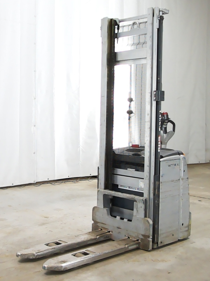 Still EXV14 - Stacker: picture 1 Still EXV14 - Stacker: picture 1