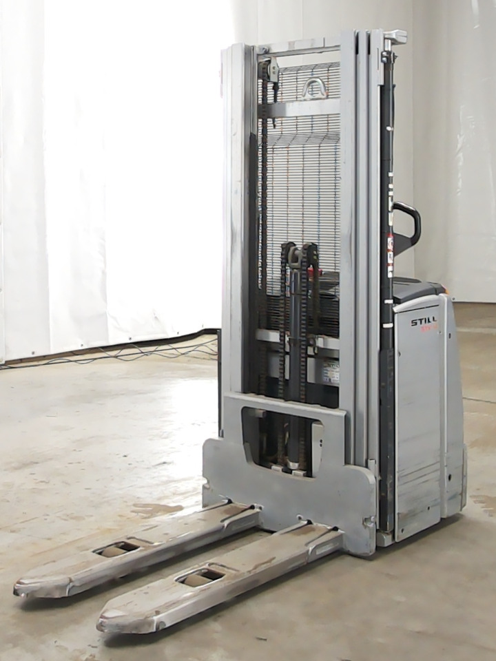 Still EXV14 - Stacker: picture 1 Still EXV14 - Stacker: picture 1