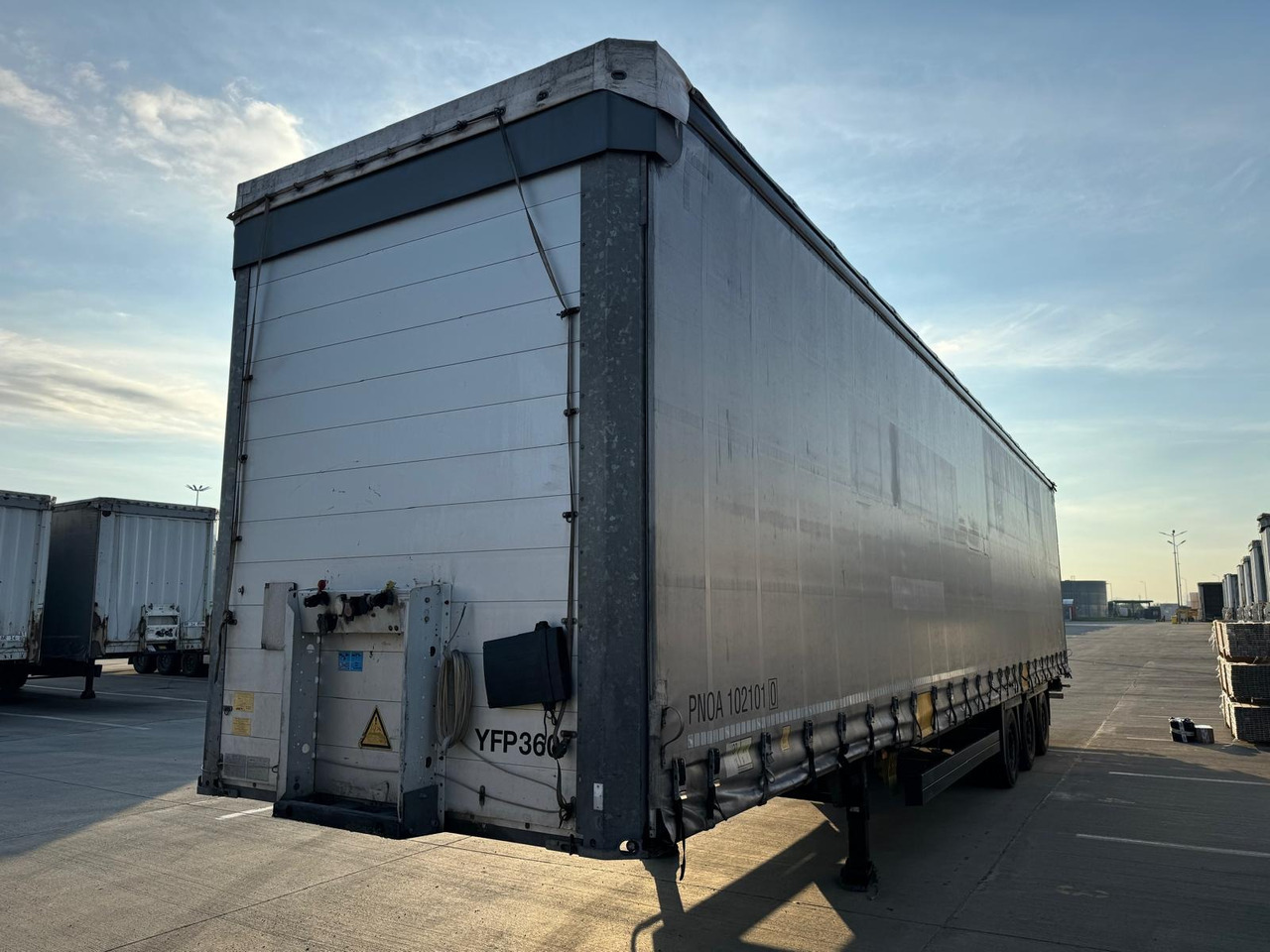 Schmitz Cargobull SCB*S3B - Curtainsider semi-trailer: picture 1 Schmitz Cargobull SCB*S3B - Curtainsider semi-trailer: picture 1