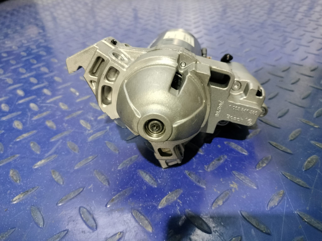 BOSCH Starter  BMW 12418589891 - Starter for Truck: picture 2 BOSCH Starter  BMW 12418589891 - Starter for Truck: picture 2
