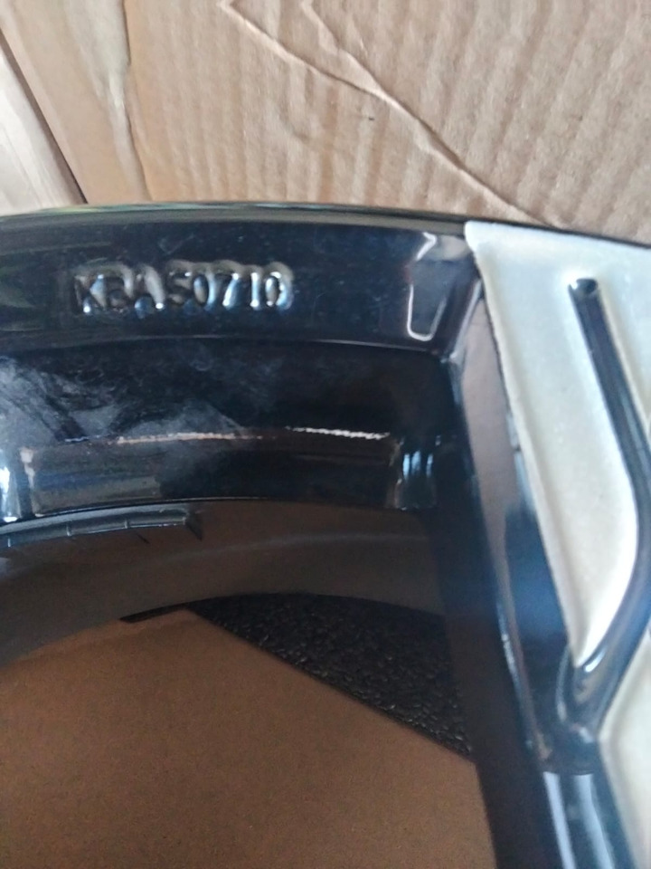 Mitsubishi Pajero L200 20 Zoll original Rims KBA50710 - Rim for Car: picture 4 Mitsubishi Pajero L200 20 Zoll original Rims KBA50710 - Rim for Car: picture 4