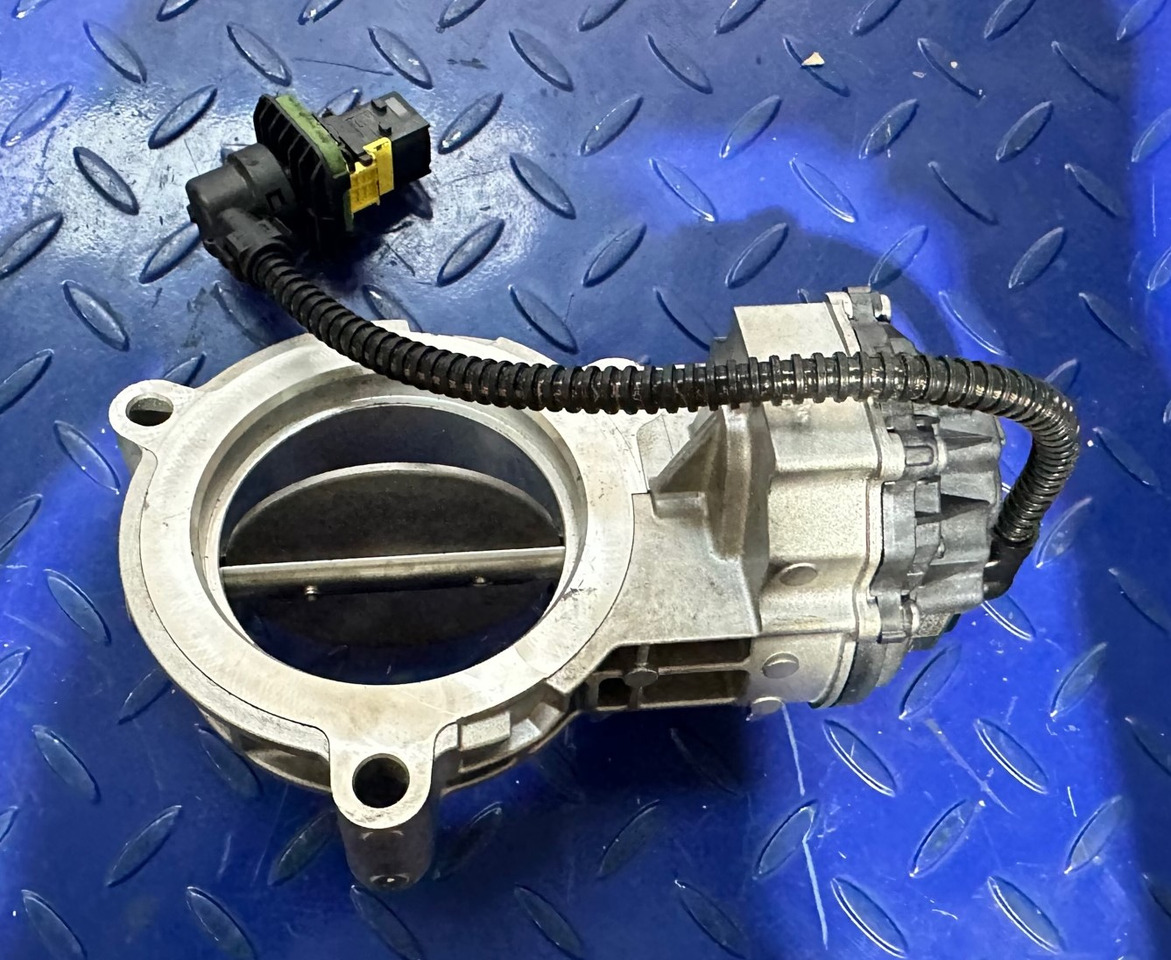 SCANIA 5843R1016 - Air intake system for Truck: picture 1 SCANIA 5843R1016 - Air intake system for Truck: picture 1