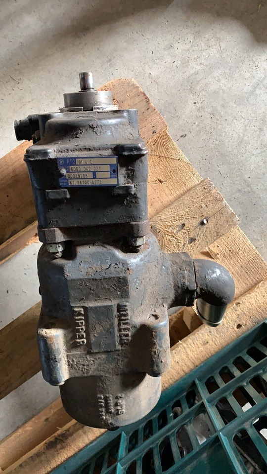 ZF PTO NH 4 C 6090042021 - Hydraulic pump for Truck: picture 1 ZF PTO NH 4 C 6090042021 - Hydraulic pump for Truck: picture 1