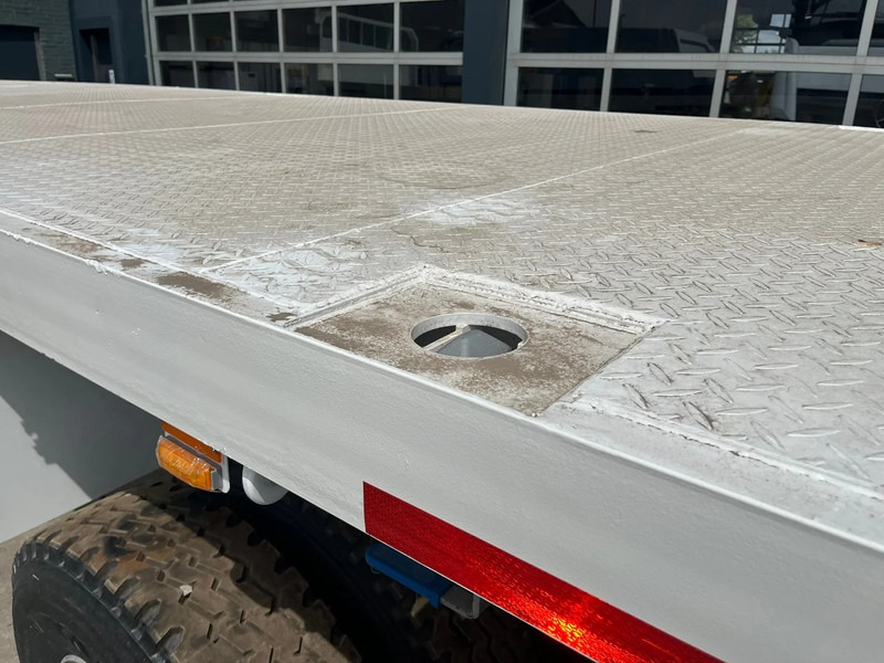 Leasing of CIMC 3-axle Flatbed Semi-Trailer CIMC 3-axle Flatbed Semi-Trailer: picture 13