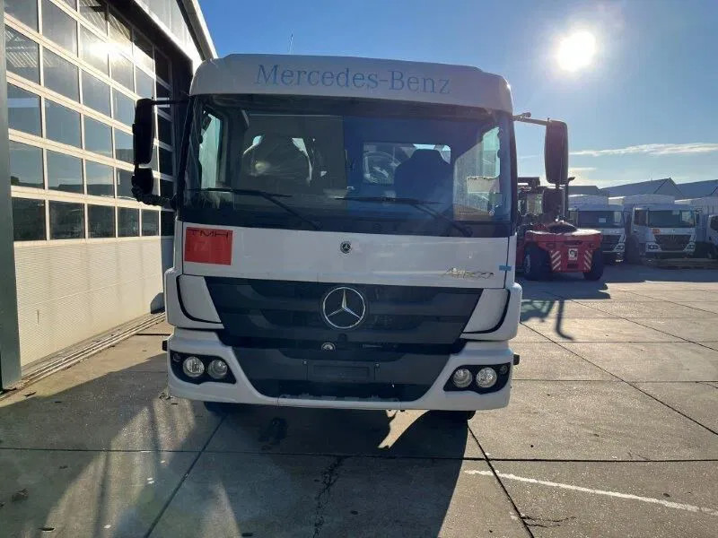 Mercedes-Benz Atego 1418 4x2 Fuel Tank Truck - Tank truck: picture 3 Mercedes-Benz Atego 1418 4x2 Fuel Tank Truck - Tank truck: picture 3