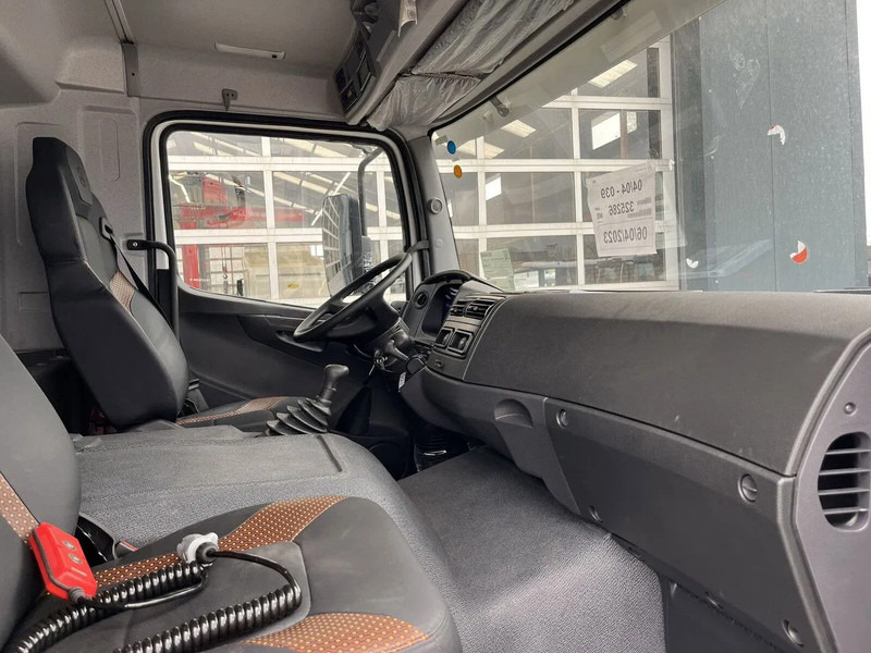 Refrigerator truck Mercedes-Benz Atego 1725 4x4 Refrigerator Truck: picture 18