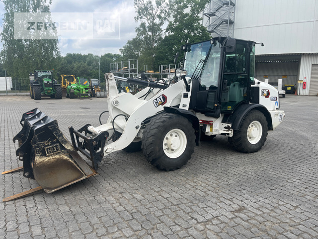 Cat 906M - Wheel loader: picture 2 Cat 906M - Wheel loader: picture 2