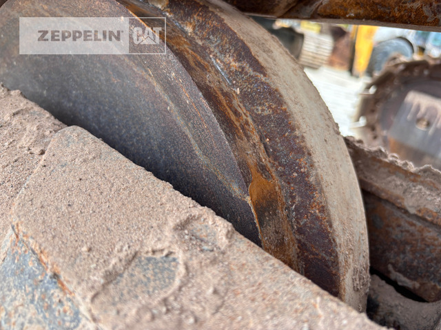 Crawler excavator Komatsu HB215LC-2: picture 8