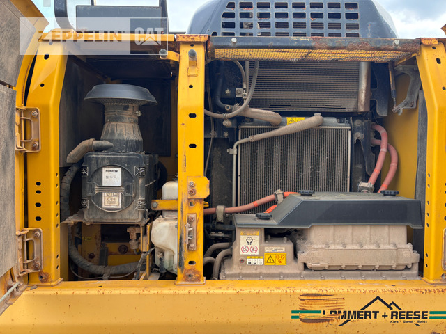 Crawler excavator Komatsu HB215LC-2: picture 10