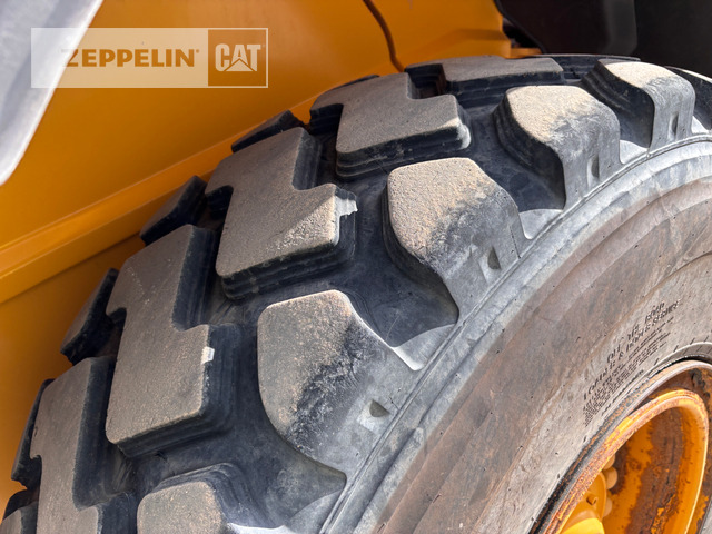 Wheel loader Volvo L90: picture 7