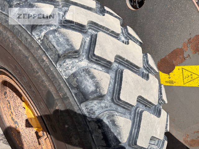 Wheel loader Volvo L90: picture 6