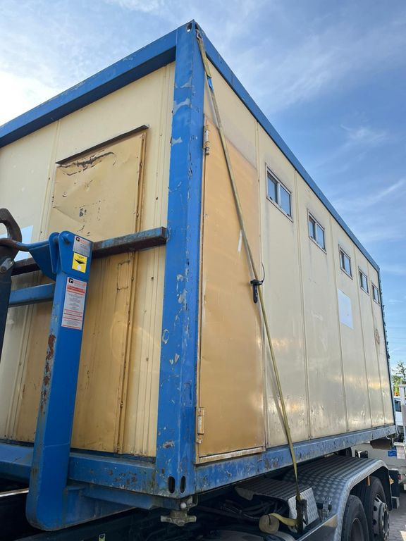 - Hook lift truck: picture 4 - Hook lift truck: picture 4