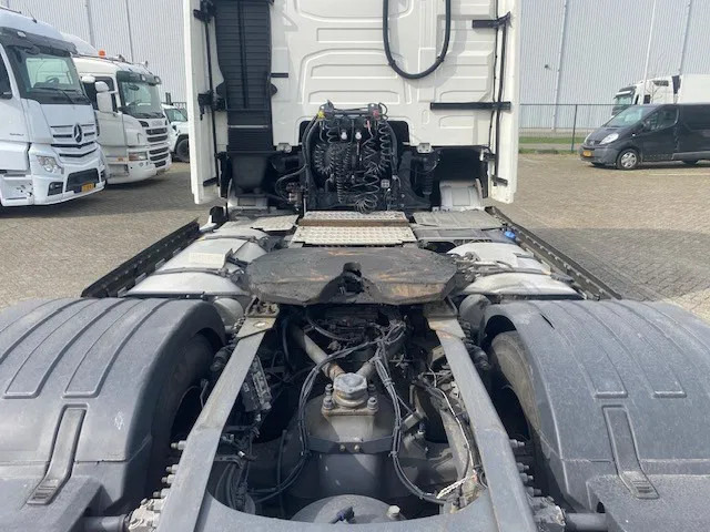 Volvo FH 13.460 XL cabine, euro 6 , full spoilered, smart tacho , new clutch ,beauty..... - Tractor unit: picture 5 Volvo FH 13.460 XL cabine, euro 6 , full spoilered, smart tacho , new clutch ,beauty..... - Tractor unit: picture 5