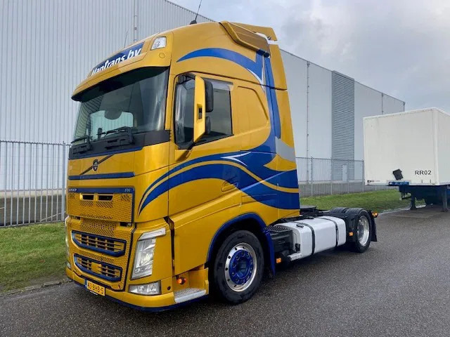 Volvo FH 13.460 trekker, met XL cabine, special paint en incl parc cool, fridge, - Tractor unit: picture 1 Volvo FH 13.460 trekker, met XL cabine, special paint en incl parc cool, fridge, - Tractor unit: picture 1