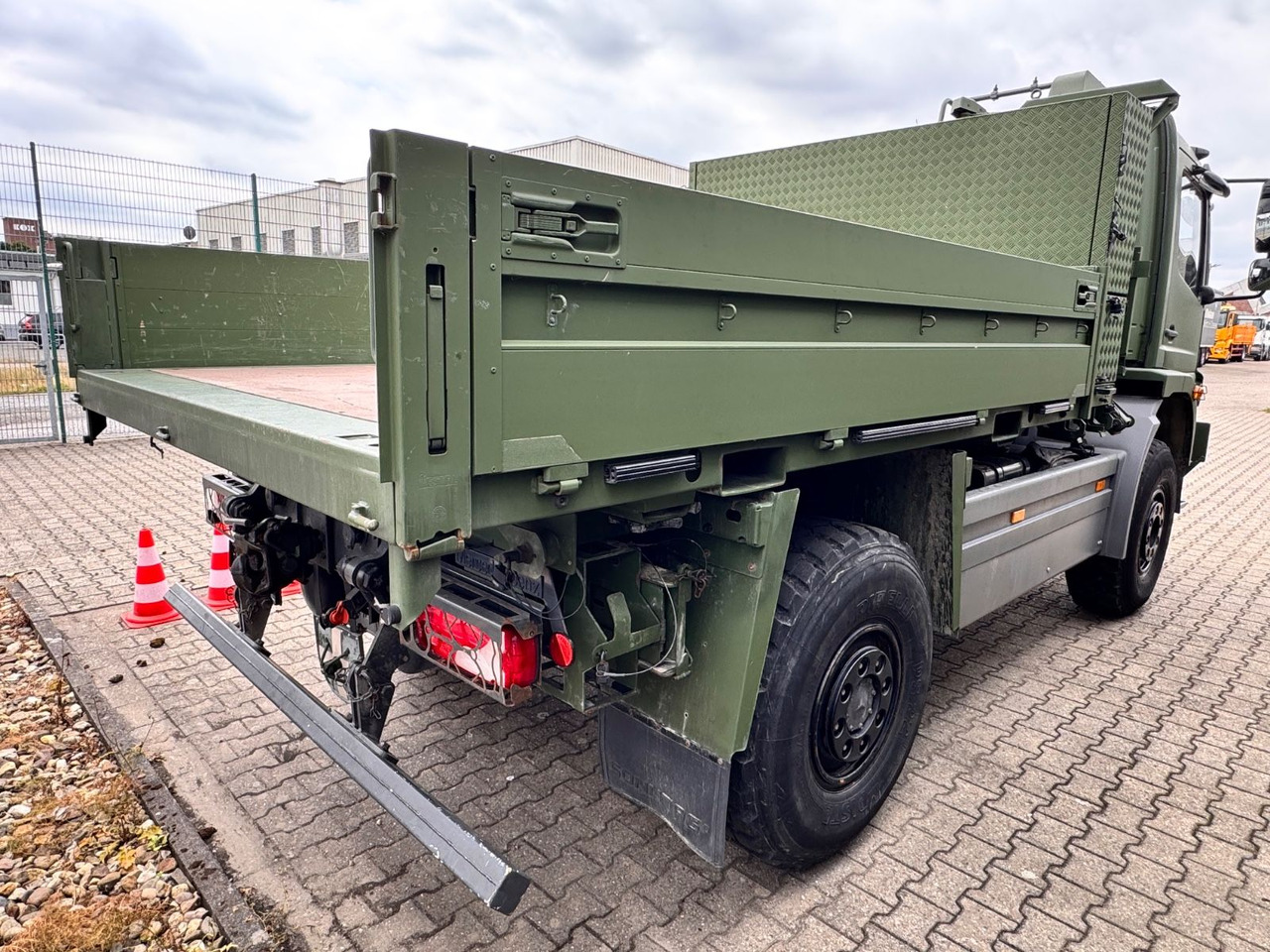 Mercedes-Benz 1018 Atego 4x4 Allrad   Camper Expedition - Container transporter/ Swap body truck: picture 4 Mercedes-Benz 1018 Atego 4x4 Allrad   Camper Expedition - Container transporter/ Swap body truck: picture 4