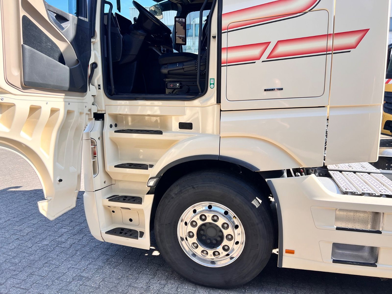 Mercedes-Benz 1848 LS Actros 5 GigaSpace - Tractor unit: picture 5 Mercedes-Benz 1848 LS Actros 5 GigaSpace - Tractor unit: picture 5