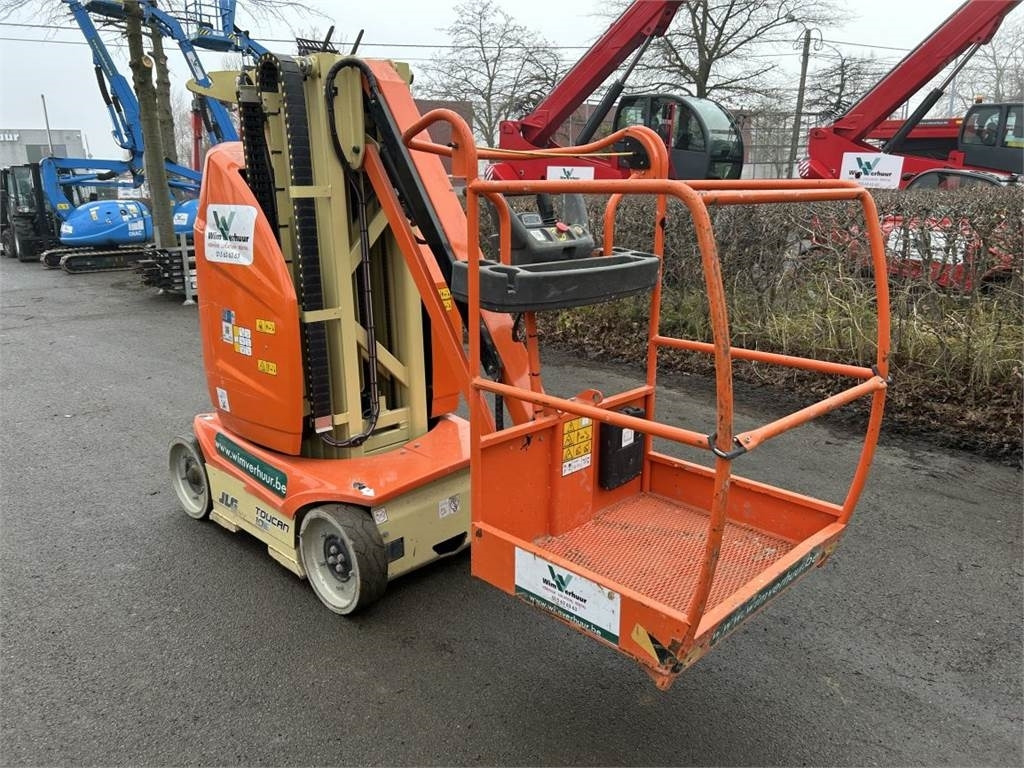 JLG Toucan 10E (7356) - Vertical mast lift: picture 3 JLG Toucan 10E (7356) - Vertical mast lift: picture 3