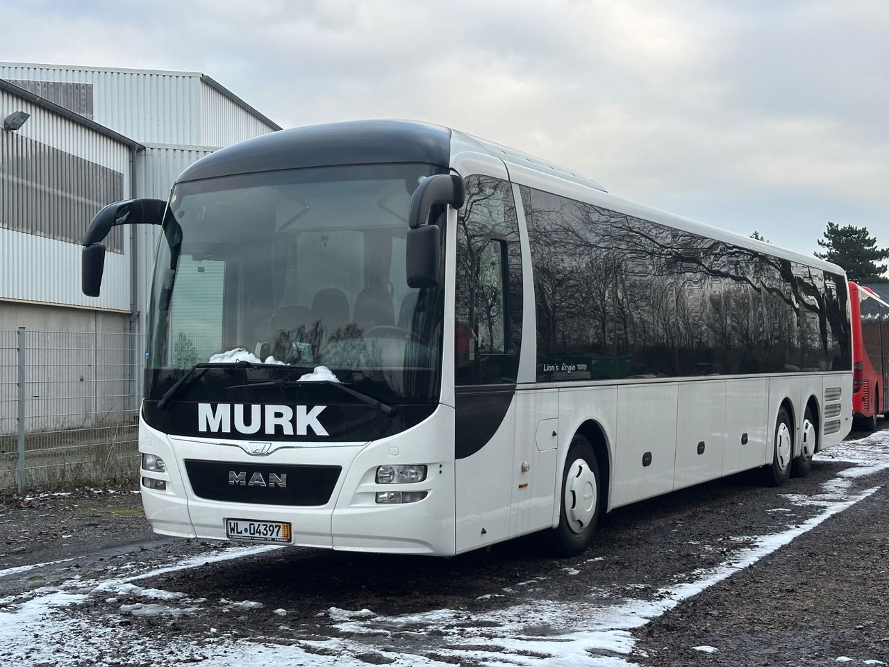 MAN R13 Lions Regio L (65Sitze*251 tKm) - Suburban bus: picture 1 MAN R13 Lions Regio L (65Sitze*251 tKm) - Suburban bus: picture 1