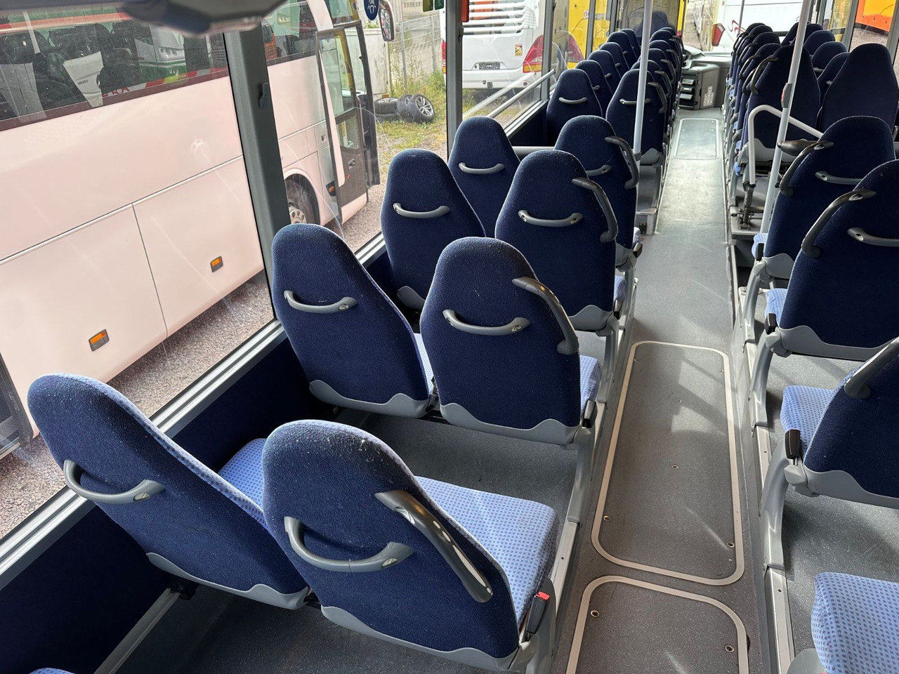 Suburban bus Mercedes-Benz O550 Integro (56 Sitze*Klima*Schalt): picture 21