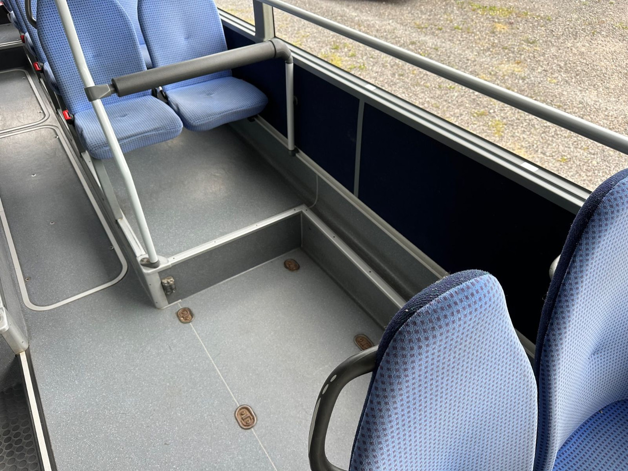 Suburban bus Mercedes-Benz O550 Integro (56 Sitze*Klima*Schalt): picture 18 Suburban bus Mercedes-Benz O550 Integro (56 Sitze*Klima*Schalt): picture 18