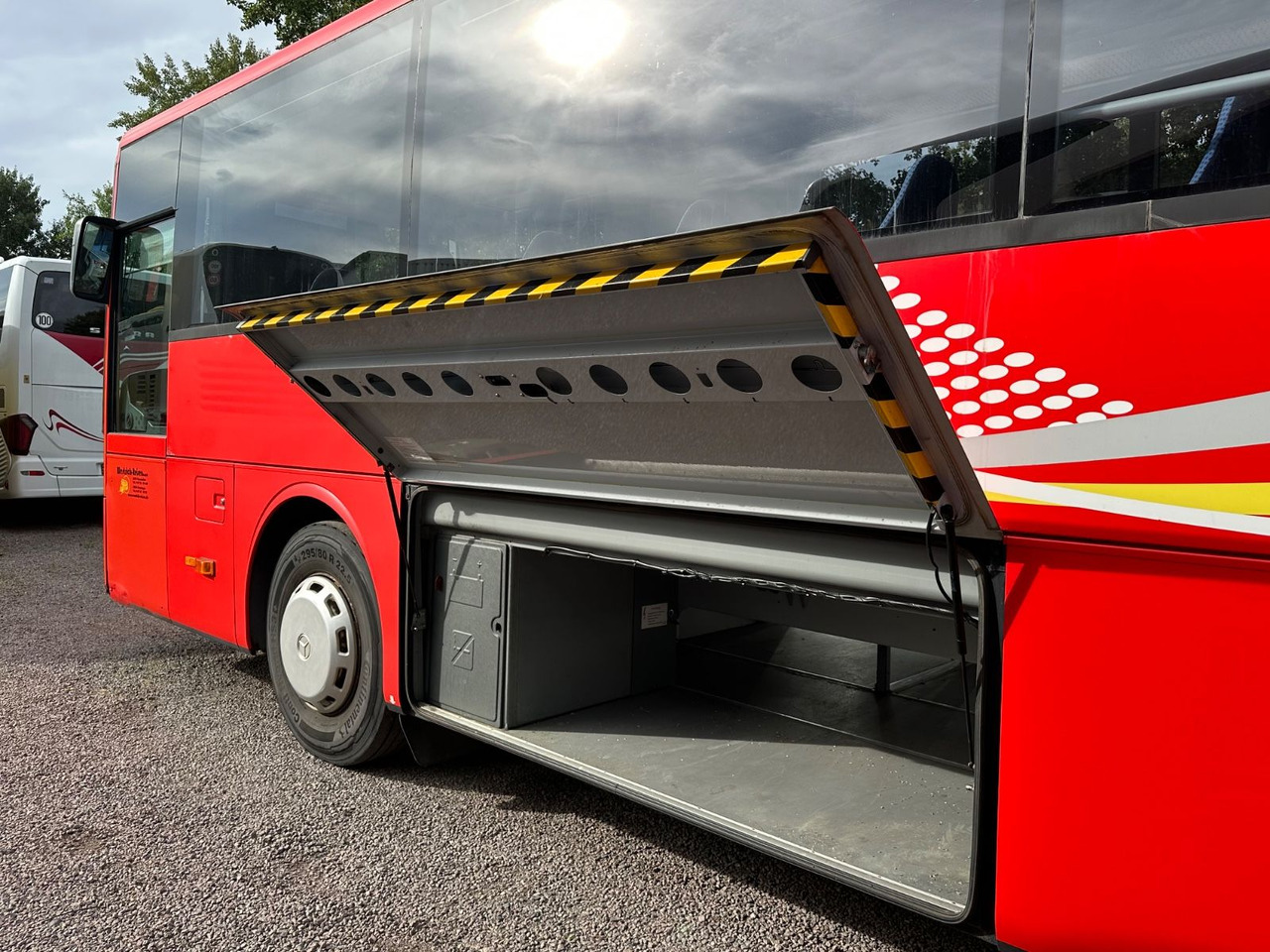 Suburban bus Mercedes-Benz O550 Integro (56 Sitze*Klima*Schalt): picture 12