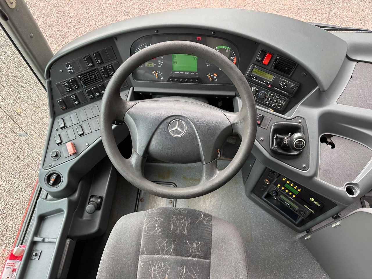 Suburban bus Mercedes-Benz O550 Integro (56 Sitze*Klima*Schalt): picture 15 Suburban bus Mercedes-Benz O550 Integro (56 Sitze*Klima*Schalt): picture 15