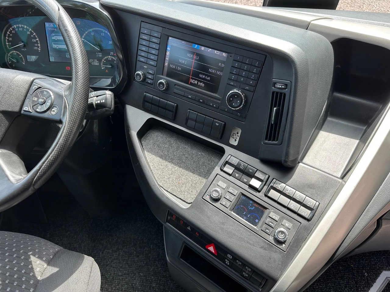 Coach Mercedes-Benz Tourismo E 15 RHD (wenig Km*TOP*DE): picture 16 Coach Mercedes-Benz Tourismo E 15 RHD (wenig Km*TOP*DE): picture 16