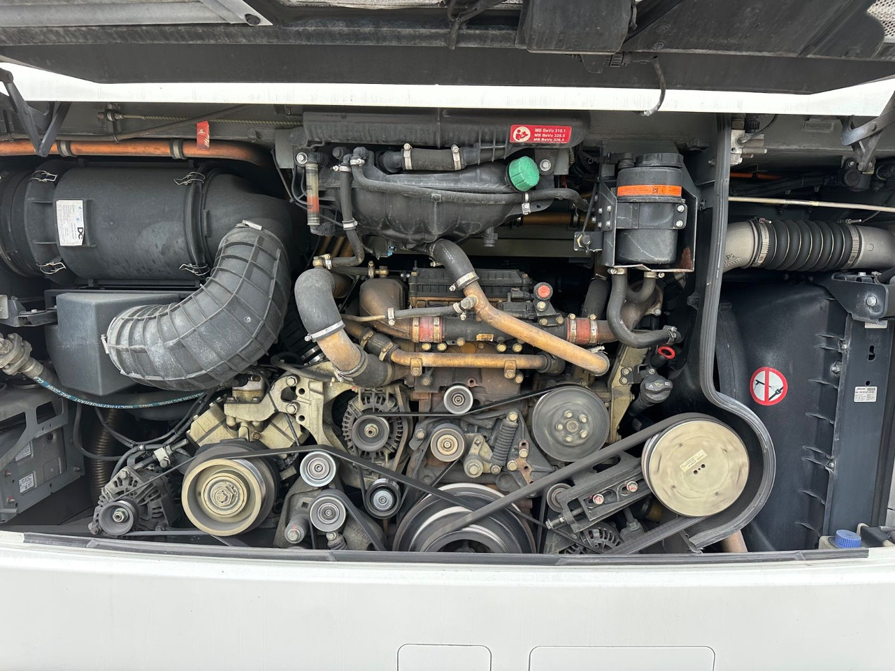 Mercedes-Benz Tourismo O350 17 RHD-L (60 Sitze*341.tKM*DE*TOP) - Coach: picture 4 Mercedes-Benz Tourismo O350 17 RHD-L (60 Sitze*341.tKM*DE*TOP) - Coach: picture 4