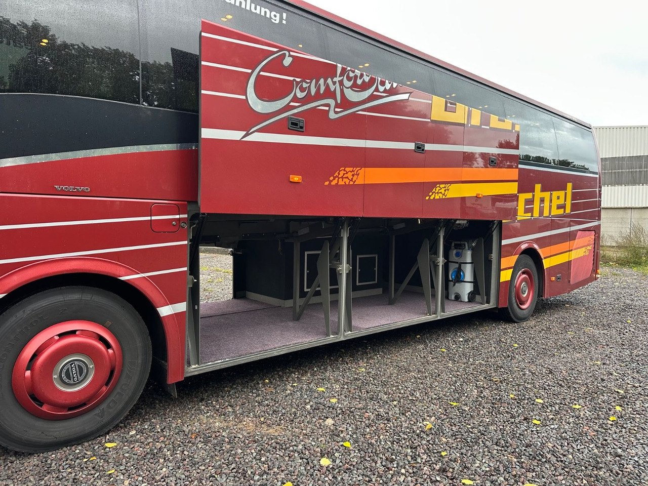 Volvo 9900 HD 6x2 (9700*415 HD*Tourismo RHD) - Coach: picture 3 Volvo 9900 HD 6x2 (9700*415 HD*Tourismo RHD) - Coach: picture 3