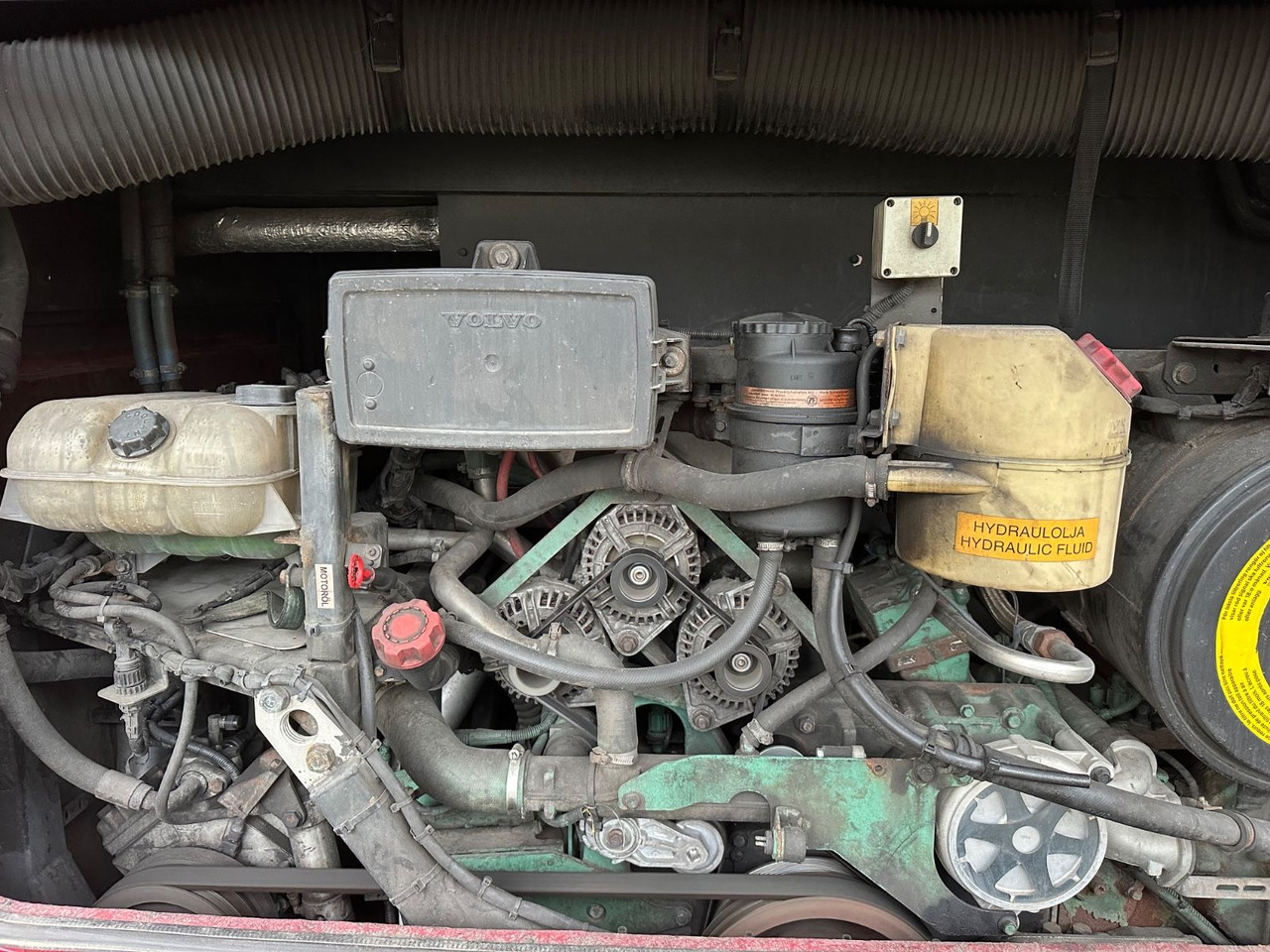 Volvo 9900 HD 6x2 (9700*415 HD*Tourismo RHD) - Coach: picture 4 Volvo 9900 HD 6x2 (9700*415 HD*Tourismo RHD) - Coach: picture 4